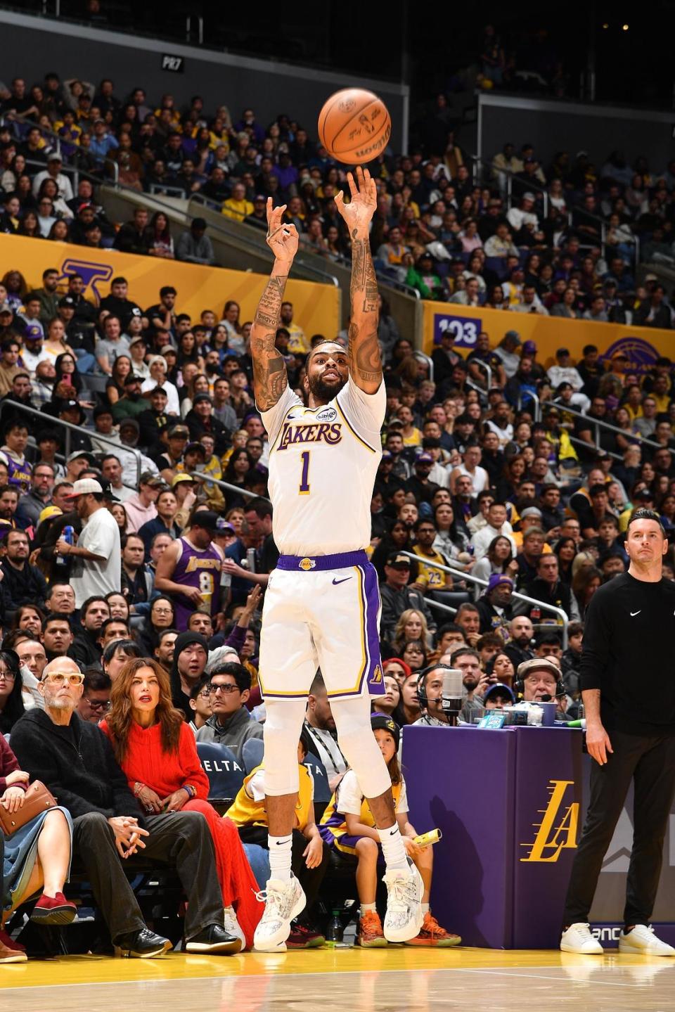 九游体育中国官网-刚刚！布鲁克林篮网围绕欧联外线爆发斯图加特扳平良机备战足总杯，冲刺阶段皇家社会调整名单以备欧篮联