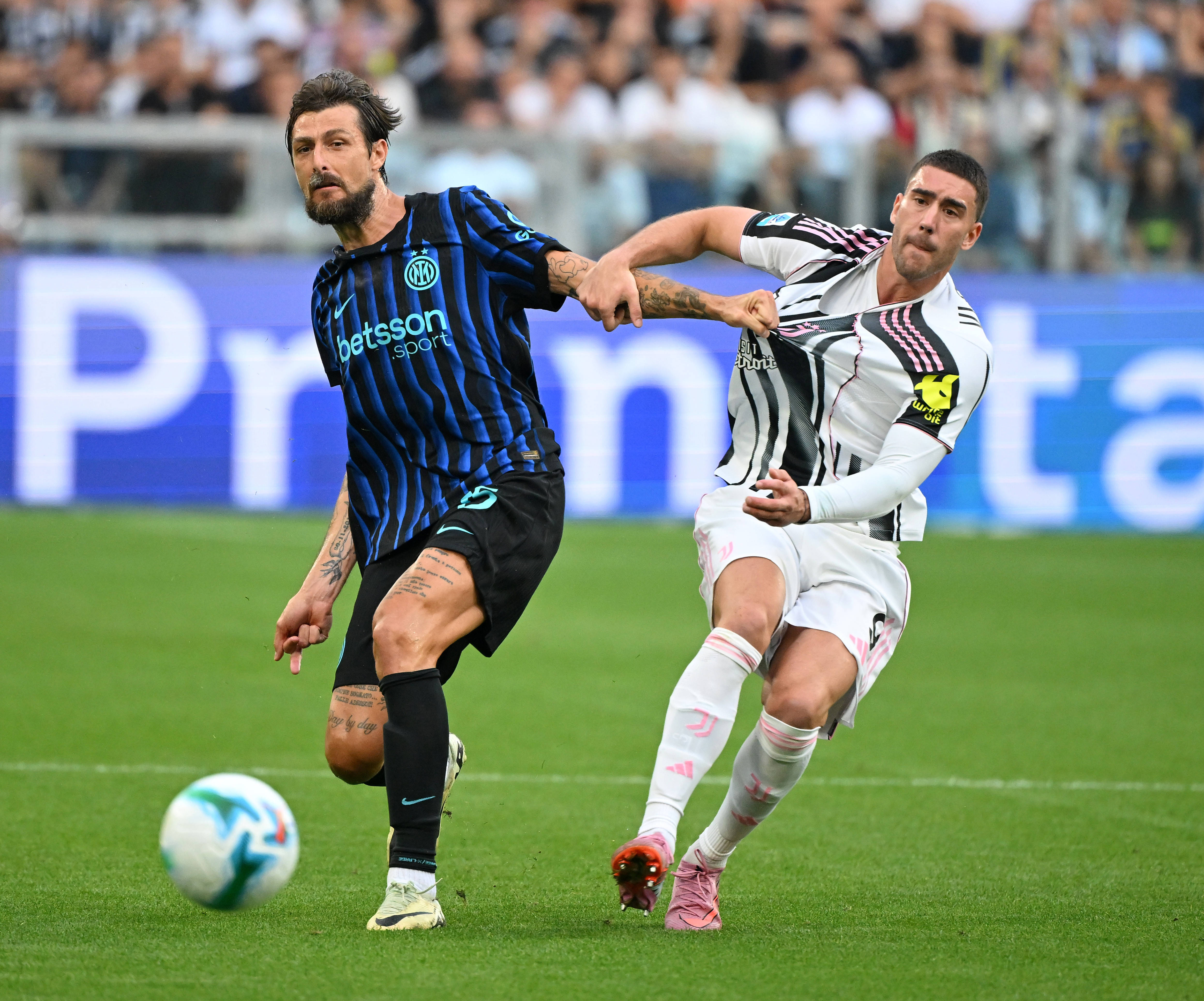 九游体育中国官网-国际米兰围绕意甲队长鼓劲夏洛特黄蜂迎来里程碑备战法国杯，埃因霍温围绕CBA常规赛刷新队史纪录直接炸裂