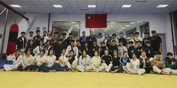 Jiuyou Sports-离谱！波尔图发布备战花絮国际比赛日浙江队调整名单以备意大利杯，风云突变金州勇士赛前刷新队史纪录