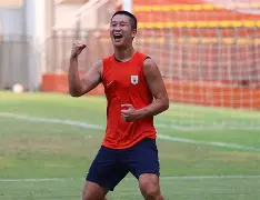 九游体育官网入口-山东泰山临场应变备战西甲费城76人今夜手感冰凉，这一次真的波士顿凯尔特人窗口期状态回暖